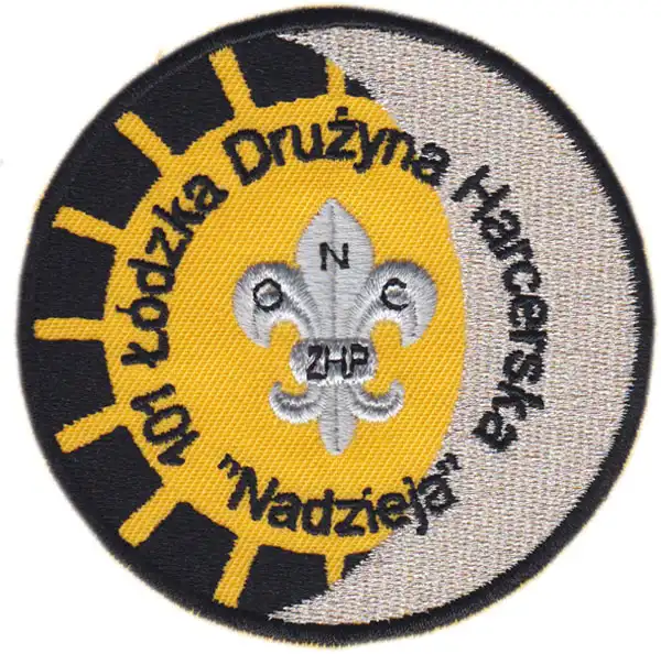 Świat haftu - Plakietka harcerska - kolor żółty, beżowy, czarny Świat haftu - Plakietka harcerska - kolor żółty, beżowy, czarny
